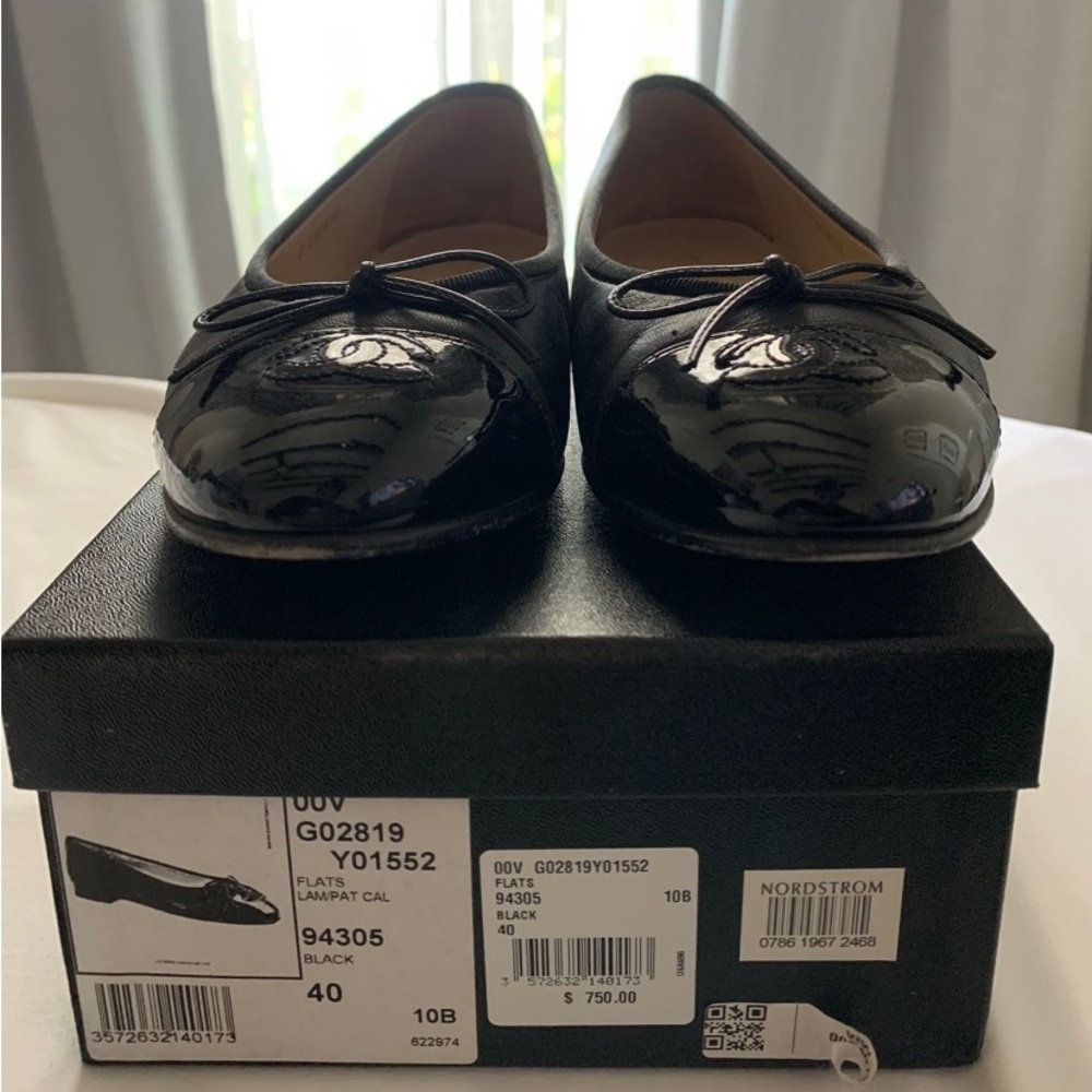 Black Chanel Flats Size 40 with box